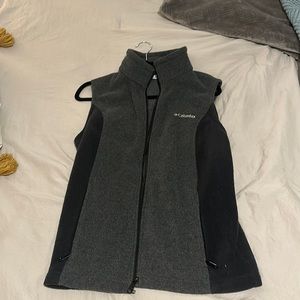 Columbia vest, size large, like new!